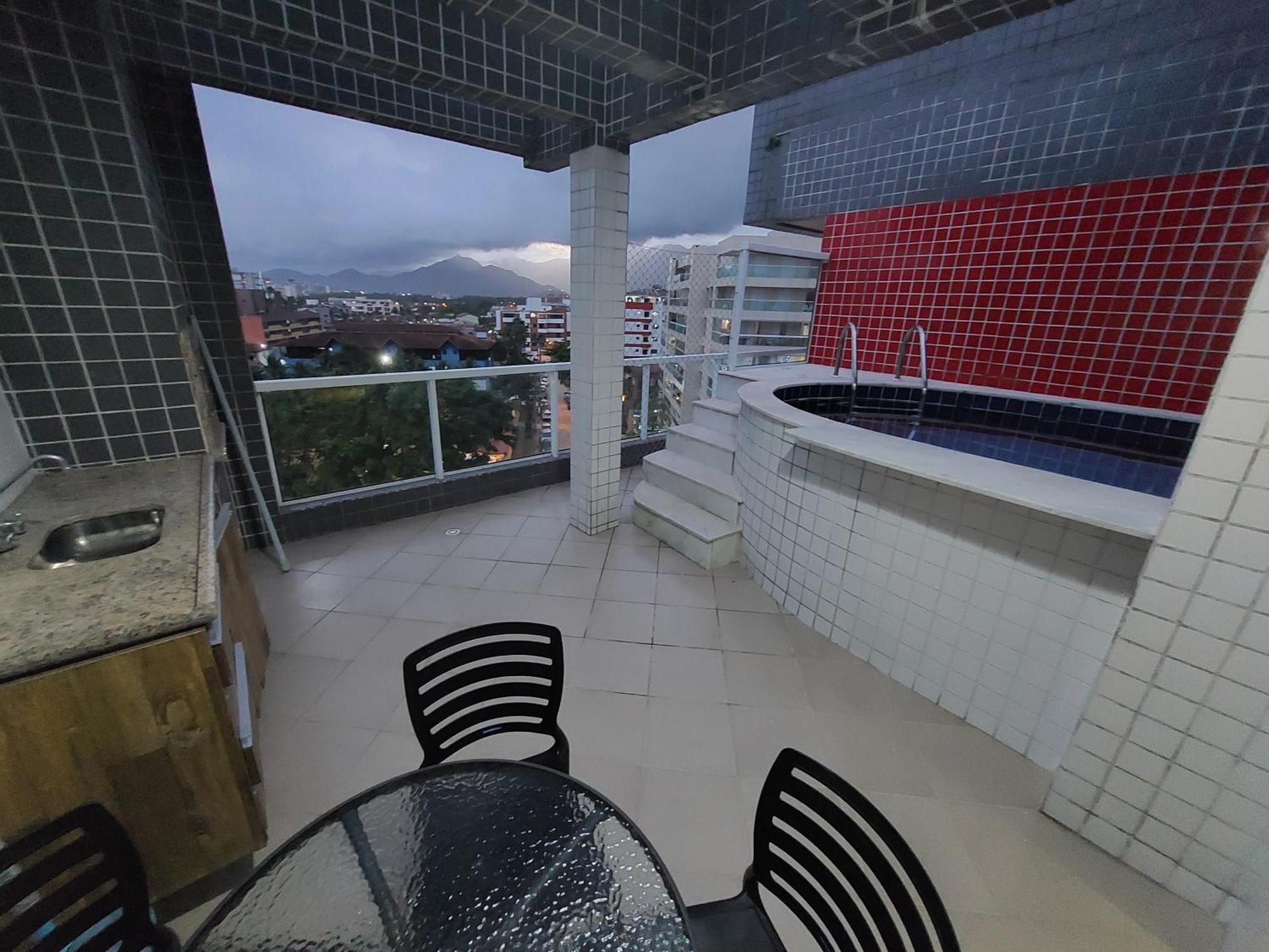 Apartment A 50m Maitinga, Wifi, Churrasqueira Na Varanda